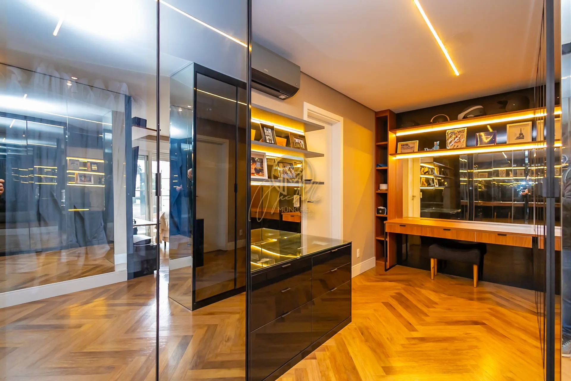 Furnished 462 m² apartment with 4 en-suite rooms — photo 32