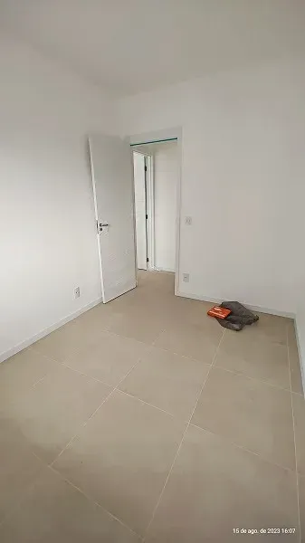 Apartamento sem mobília com vista para a cidade e montanhas — photo 13