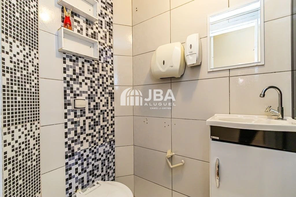 Wood or laminate floors in a 3-bedroom apartment, 78 m² — photo 8