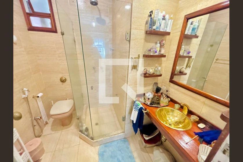 Furnished apartment with 3 bedrooms and 200 m² — photo 26