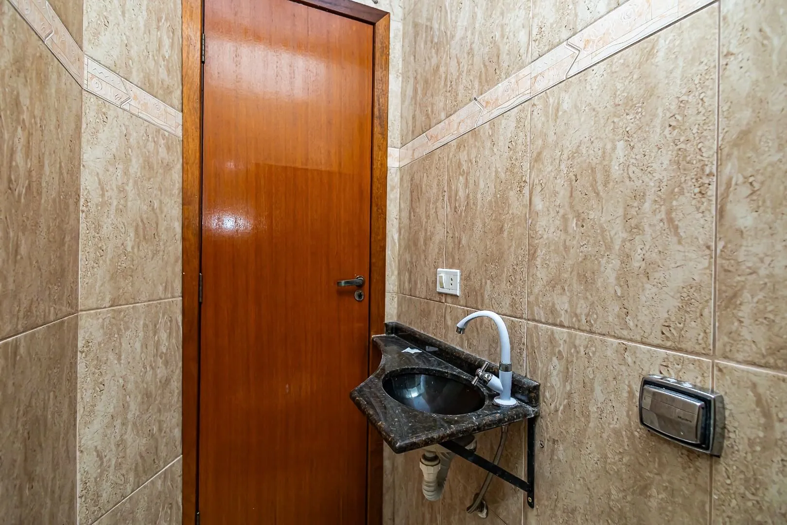 Casa com 2 dormitórios e 300 m² — photo 23