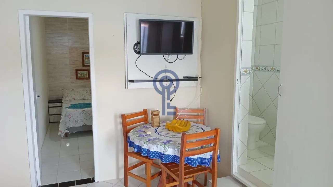 Furnished 1-bedroom apartment with water and mountain views — photo 3