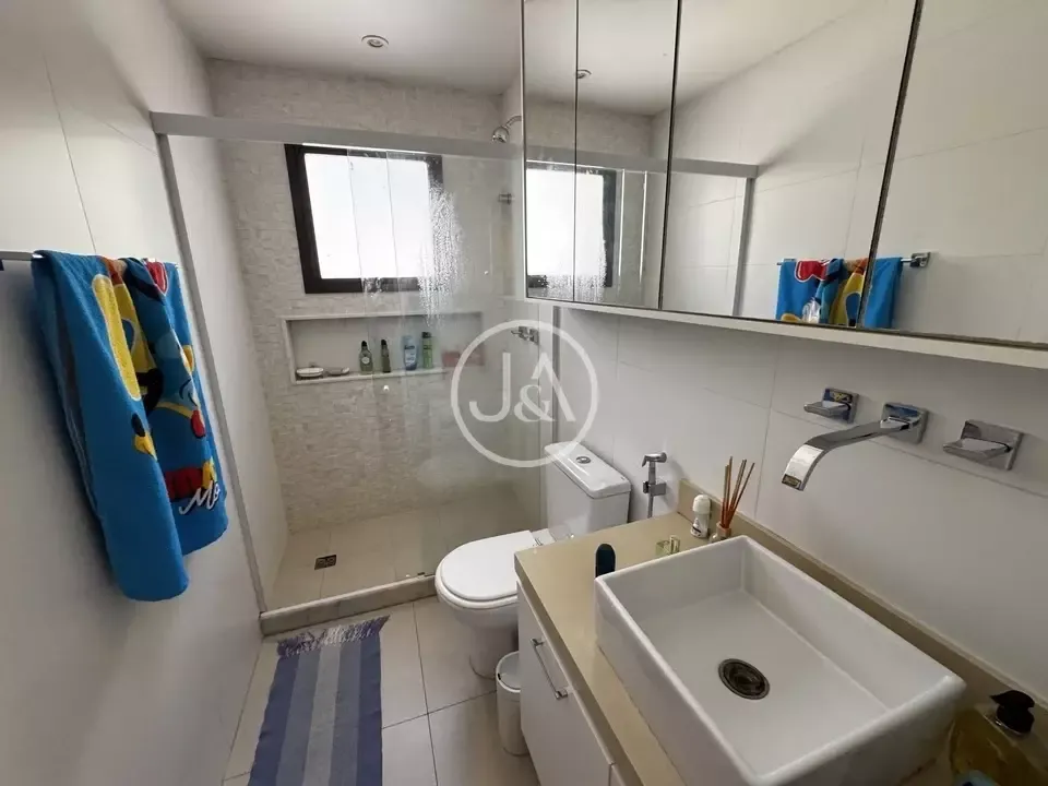Furnished penthouse with 4 bedrooms and 260 m² — photo 9