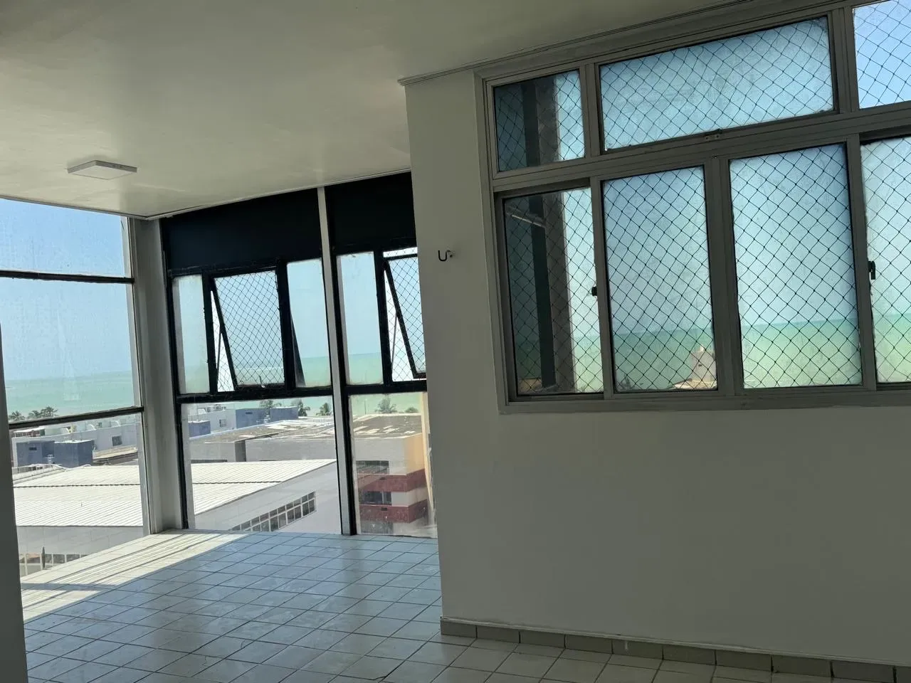 Квартира в аренду с 3 спальнями и 158 м²