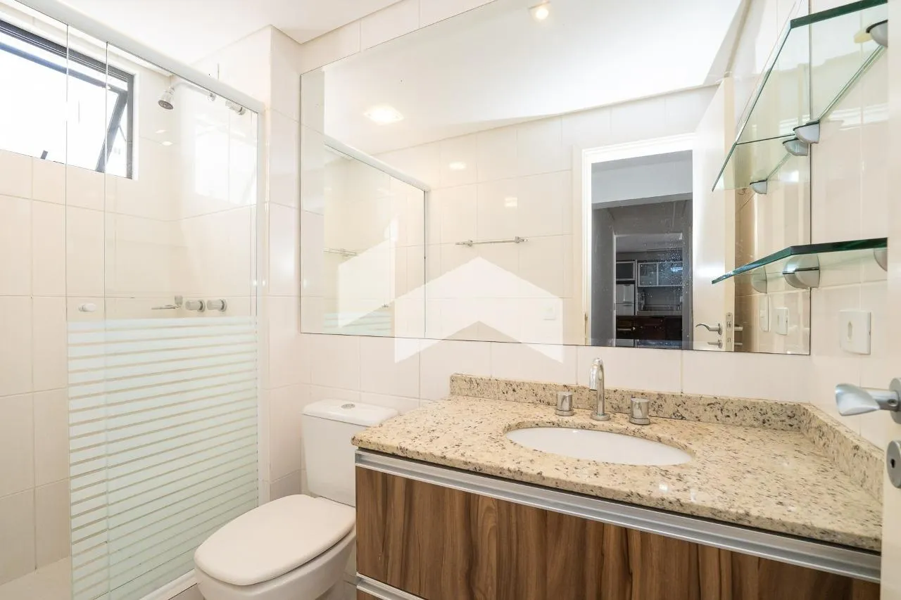 Furnished 2-bedroom apartment with 1 bathroom — photo 25