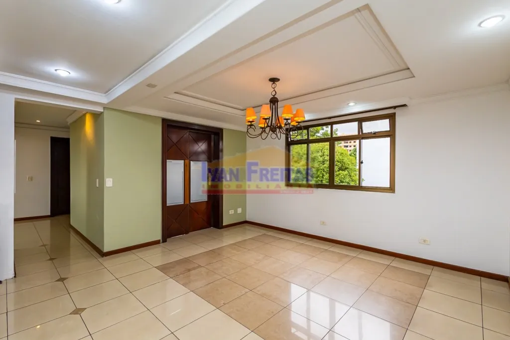House with 5 bedrooms and balcony, plus 5 parking spots — photo 13