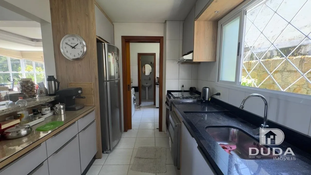 Casa con 3 dormitorios, 4 baños y jardín privado — photo 10