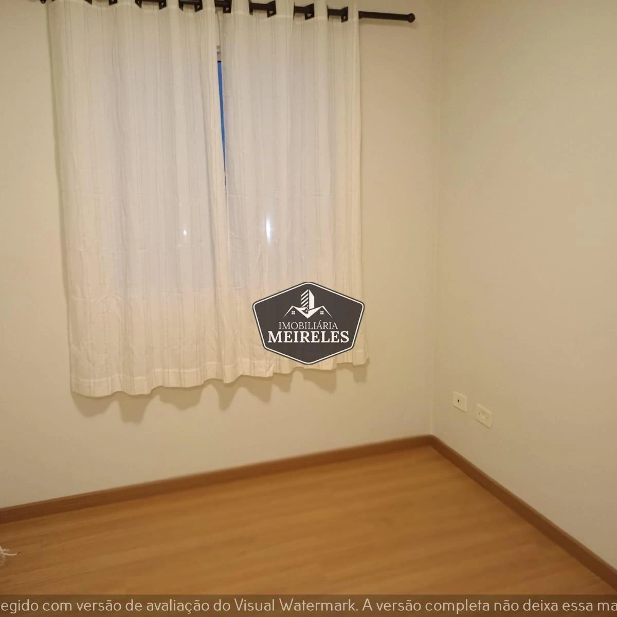 Квартира з 2 спальнями та дерев'яною підлогою або ламінатом — photo 16