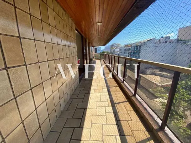 3-bedroom apartment with 4 bathrooms and a balcony — photo 8