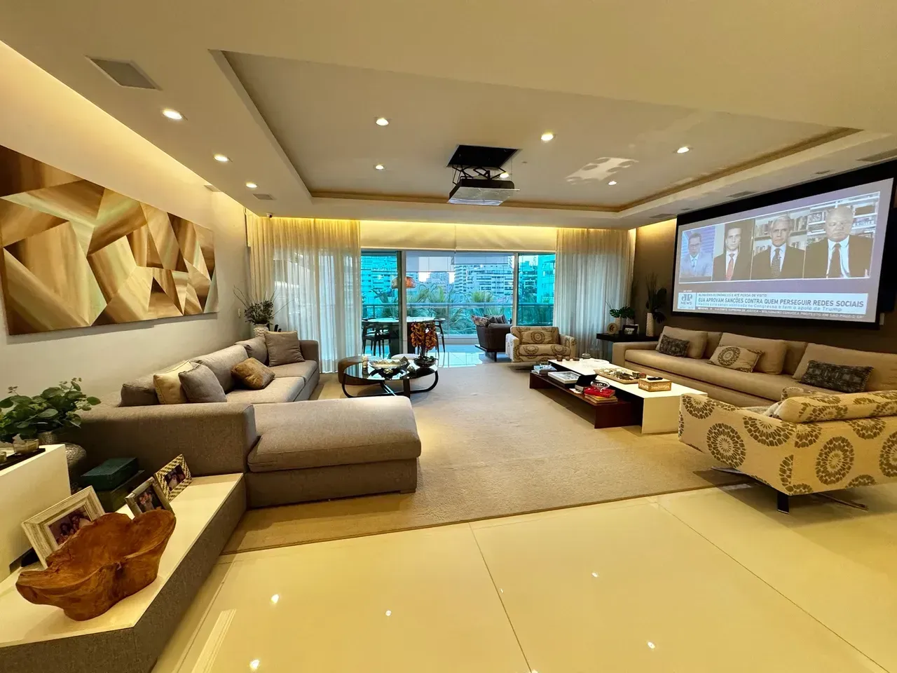 Furnished apartment with 4 bedrooms and open-plan kitchen — photo 21