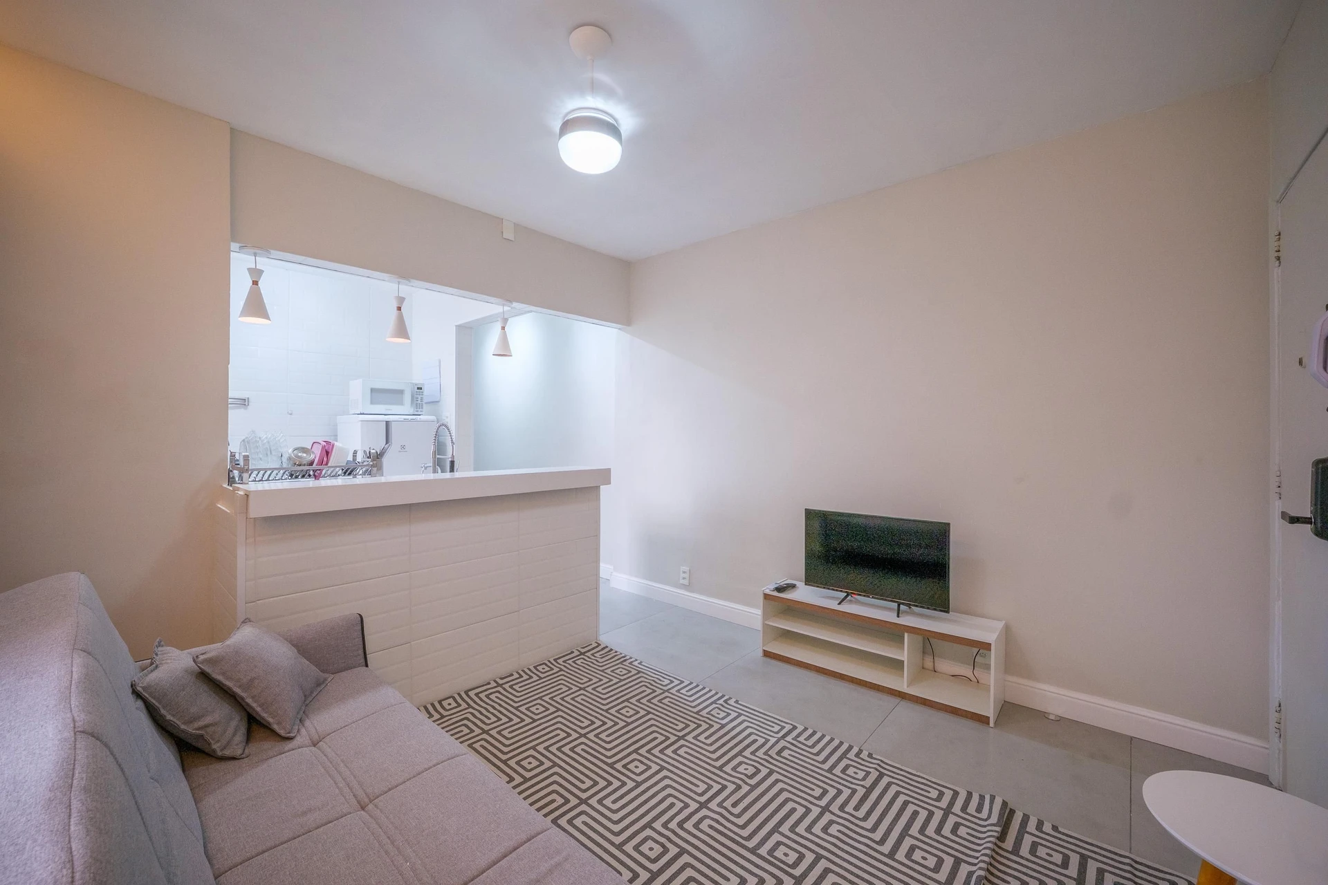 Apartamento amueblado de 1 dormitorio con cocina abierta — photo 8