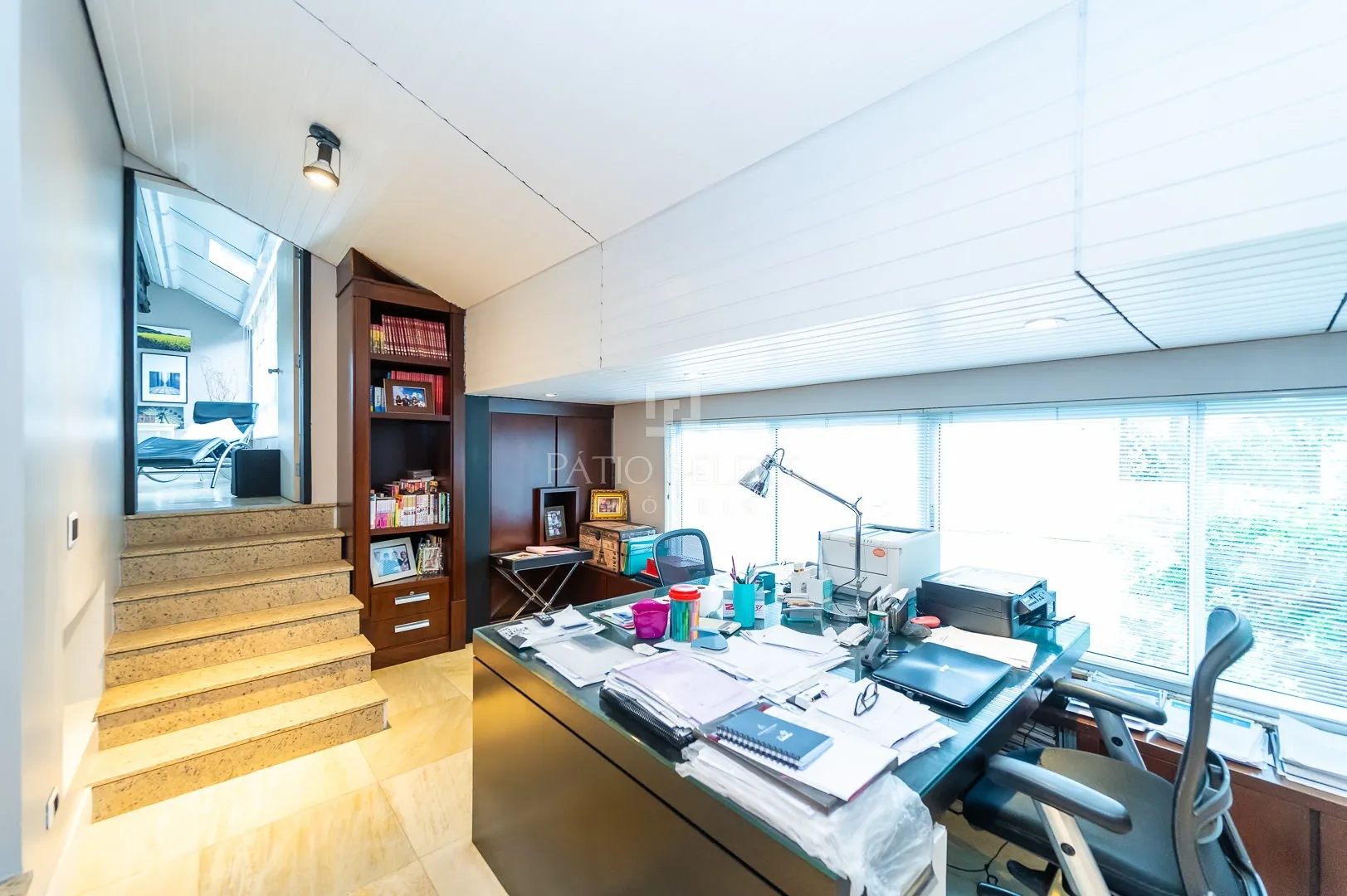 Floor-to-ceiling windows in a 6-bedroom house, 763 m² — photo 113