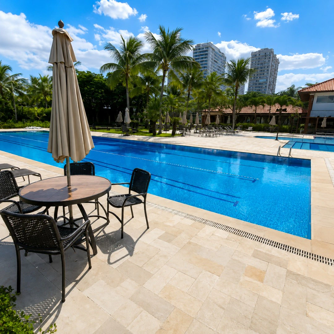 4-bedroom apartment with a glassed-in balcony and 240 m² — photo 4