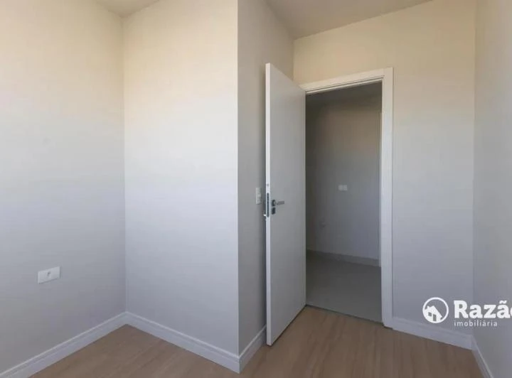 86 m² apartment with 2 bedrooms and a compact kitchen — photo 3