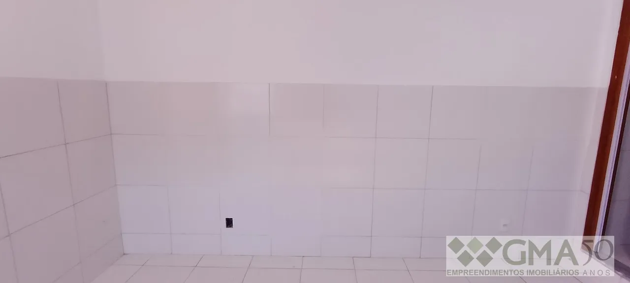 Unfurnished studio kitnet with 1 bathroom and laundry area — photo 9