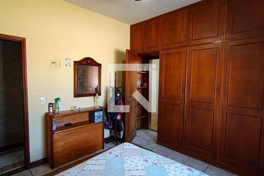Casa de 420 m² com 4 quartos, 3 vagas e quintal — photo 15