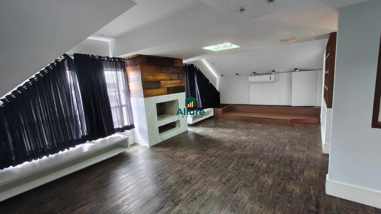 Bathtub in a 3-bedroom house, 181 m² — photo 5
