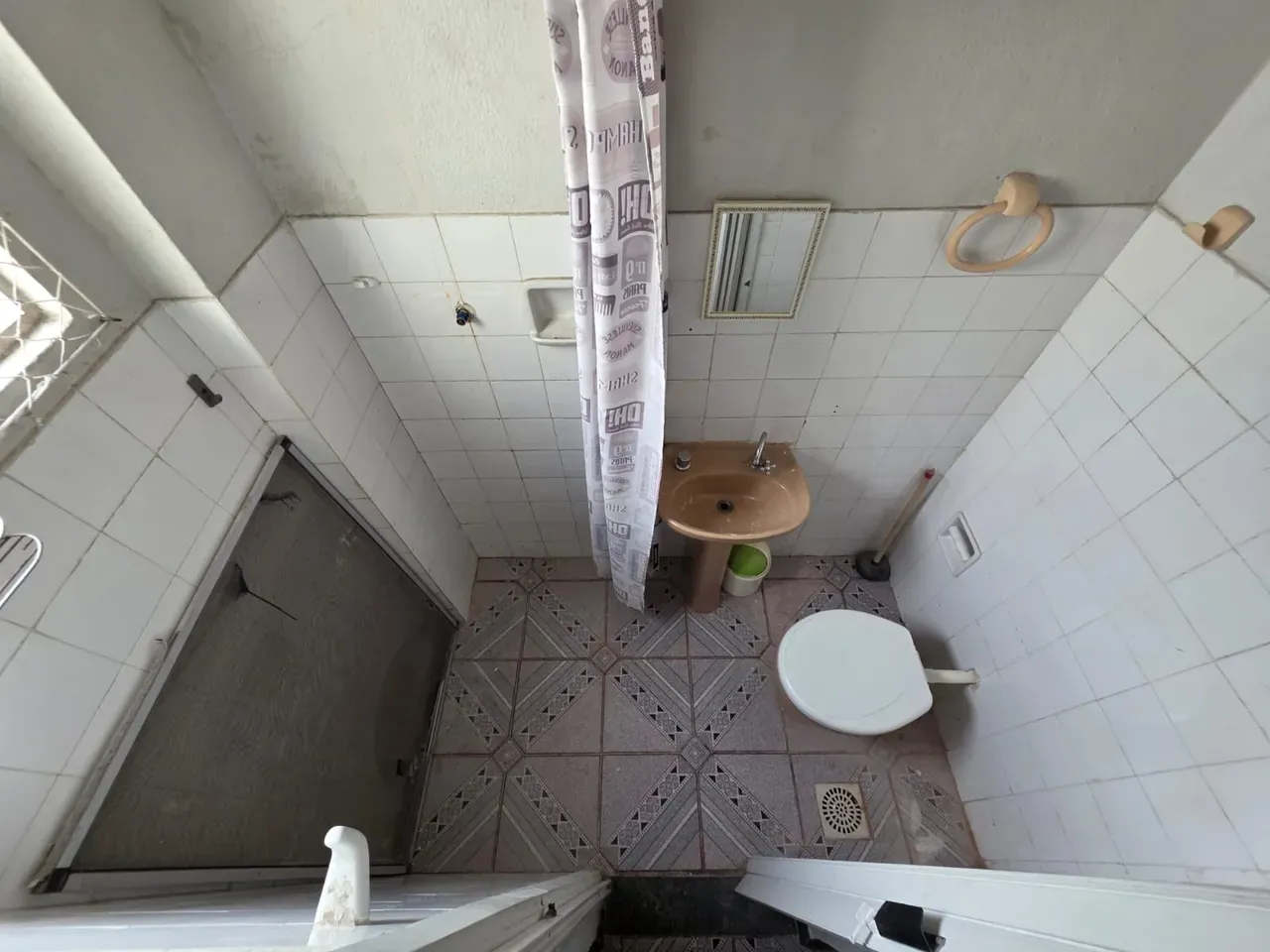 2-bedroom apartment with a mountain view — photo 34