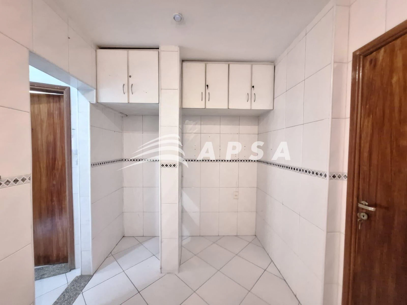 Деревянный пол или ламинат и 2 спальни: квартира 92 м² — photo 2