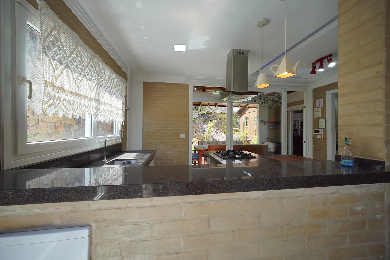 House with 2 bedrooms, 2 bathrooms and private garden — photo 7