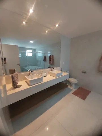 Casa com 5 quartos e 5 banheiros e varanda — photo 2