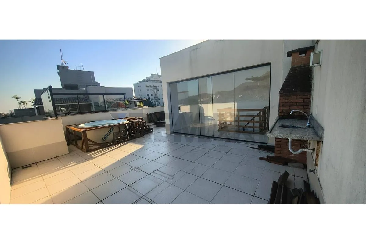 Penthouse with 3 bedrooms and a private pool on the terrace — photo 15