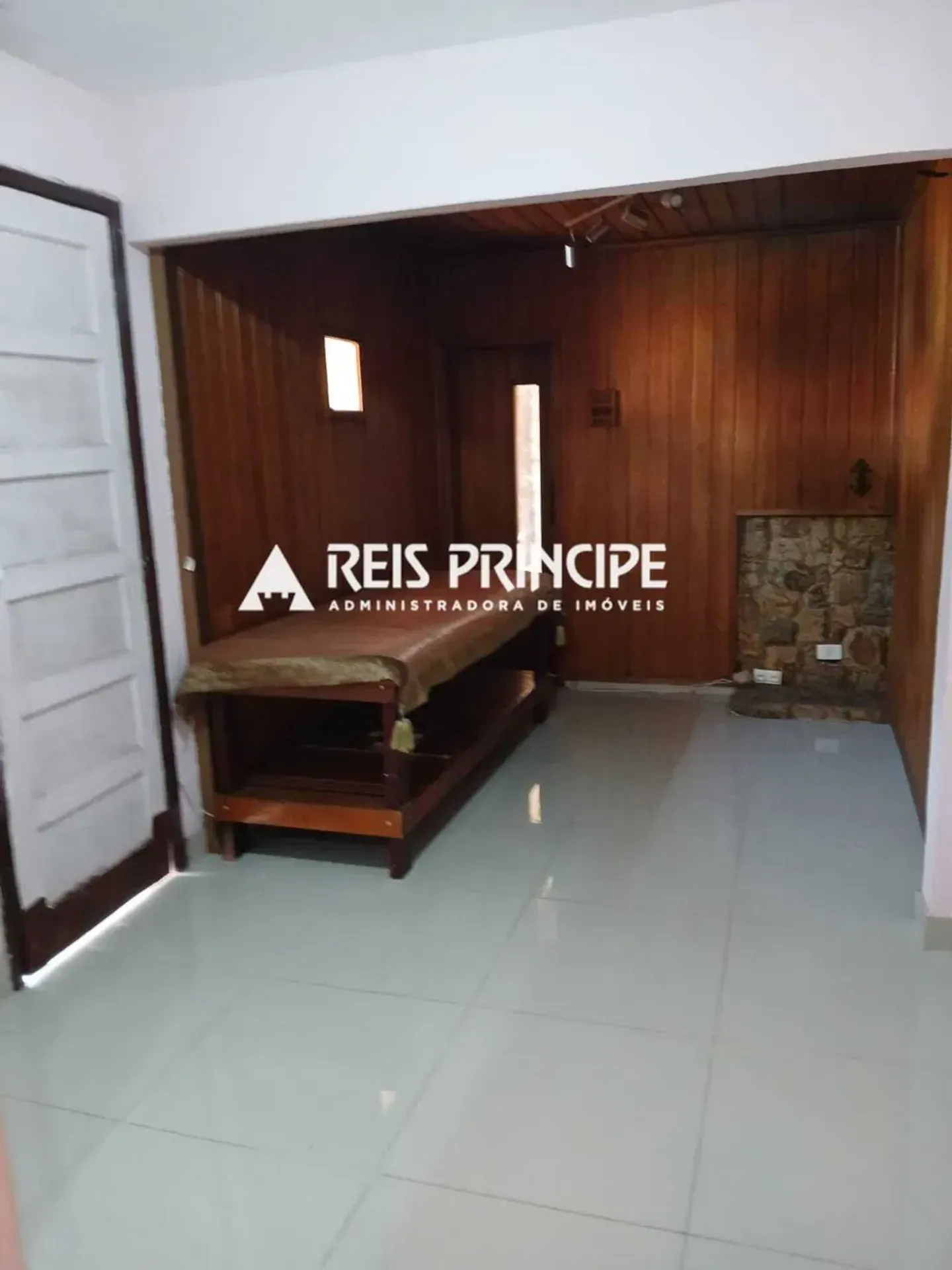 Unfurnished house with 4 bedrooms and 5 bathrooms — photo 26