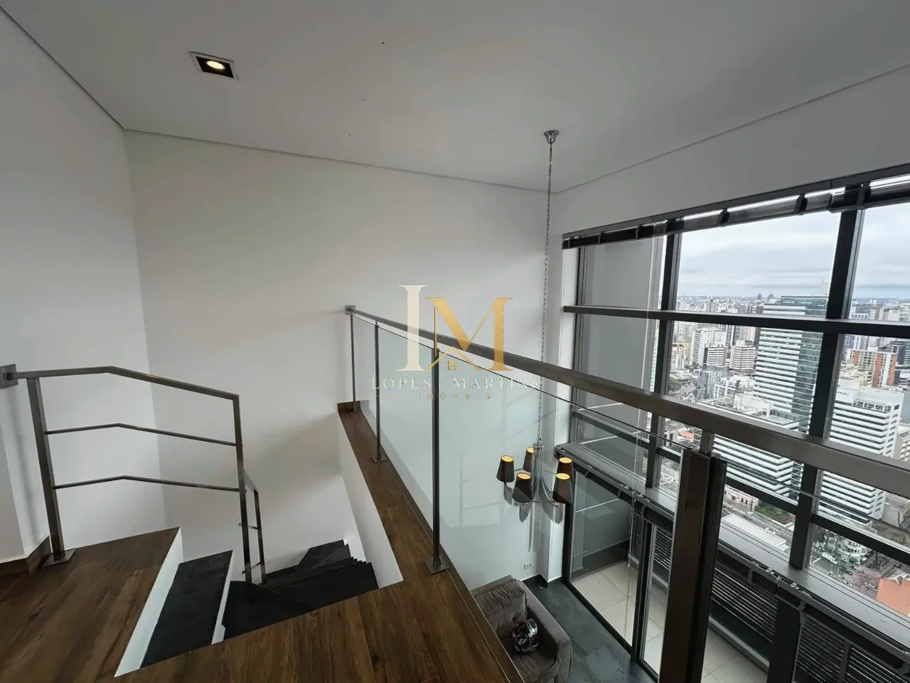 One-bedroom apartment in a building with a gym — photo 15