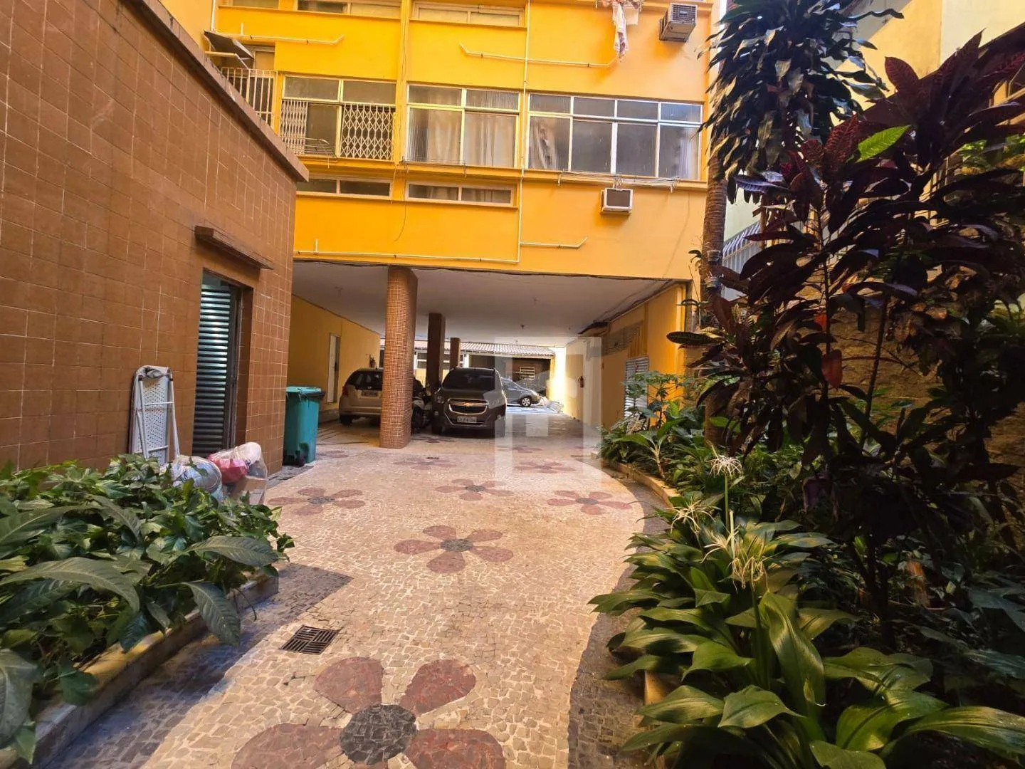 1-bedroom apartment with 24-hour concierge and 32 m² — photo 33