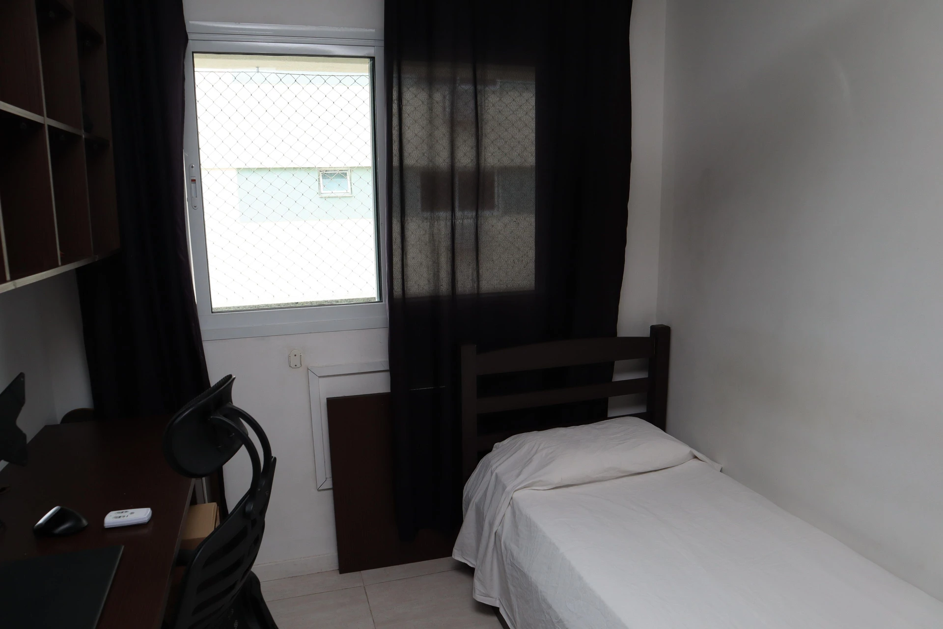 2-bedroom apartment with a mountain view — photo 40