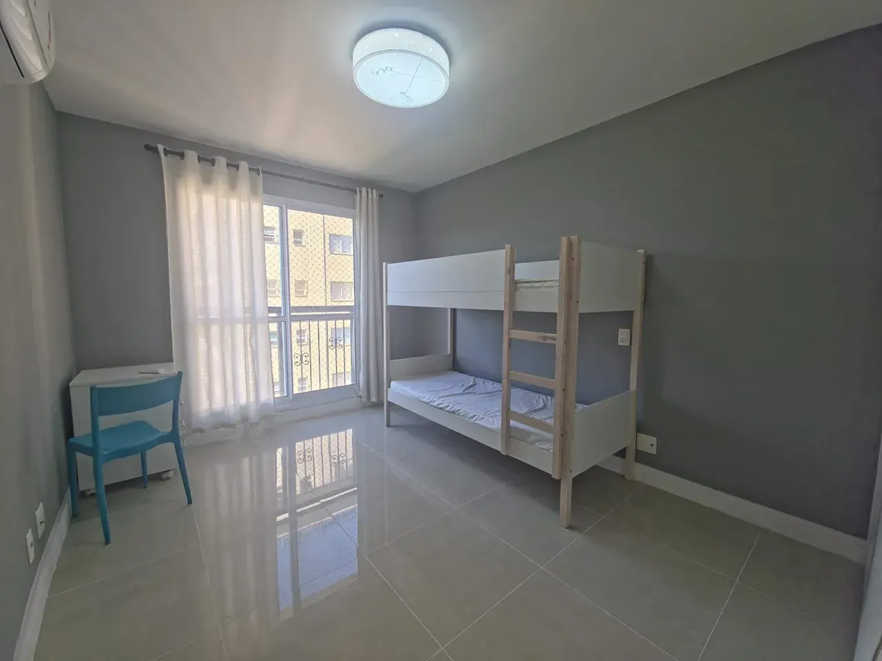 Furnished apartment with 4 bedrooms, 5 bathrooms and 195 m² — photo 11