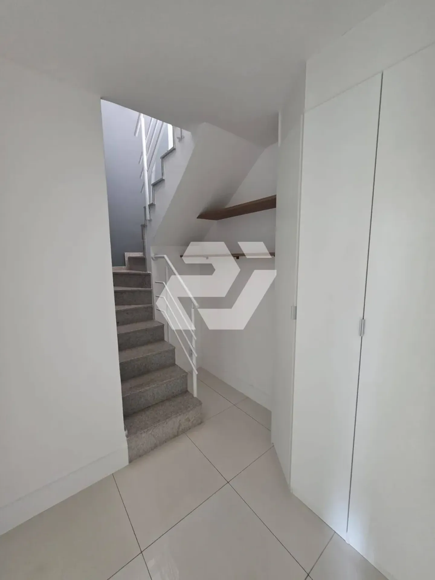 3-bedroom apartment with a private pool — photo 2
