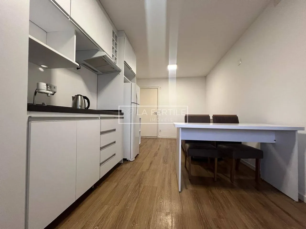 Furnished 1-bedroom apartment with 1 bathroom, 76 m² — photo 4