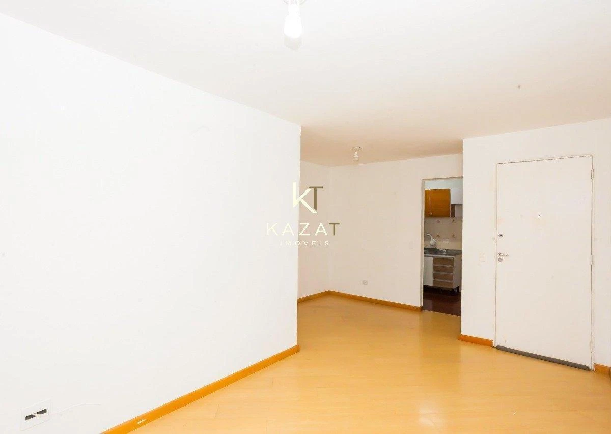 61 m² 3-bedroom apartment with balcony and laundry area — photo 9