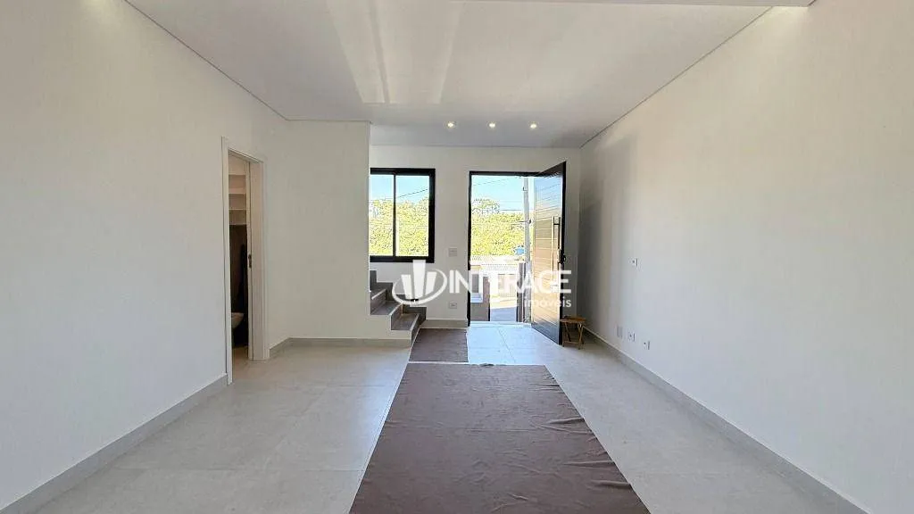 3-suite townhouse with private BBQ and garden — photo 2