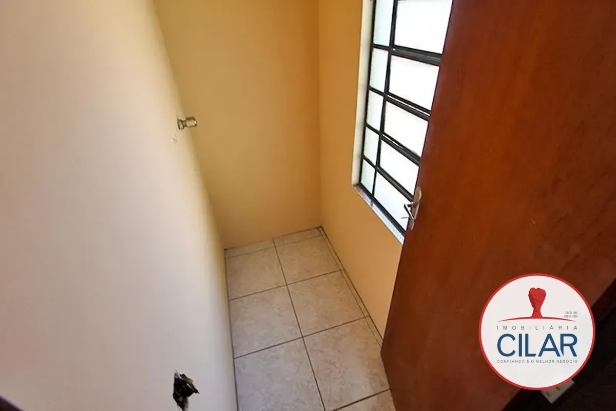 Bathtub in a 4-bedroom house, 280 m² — photo 30
