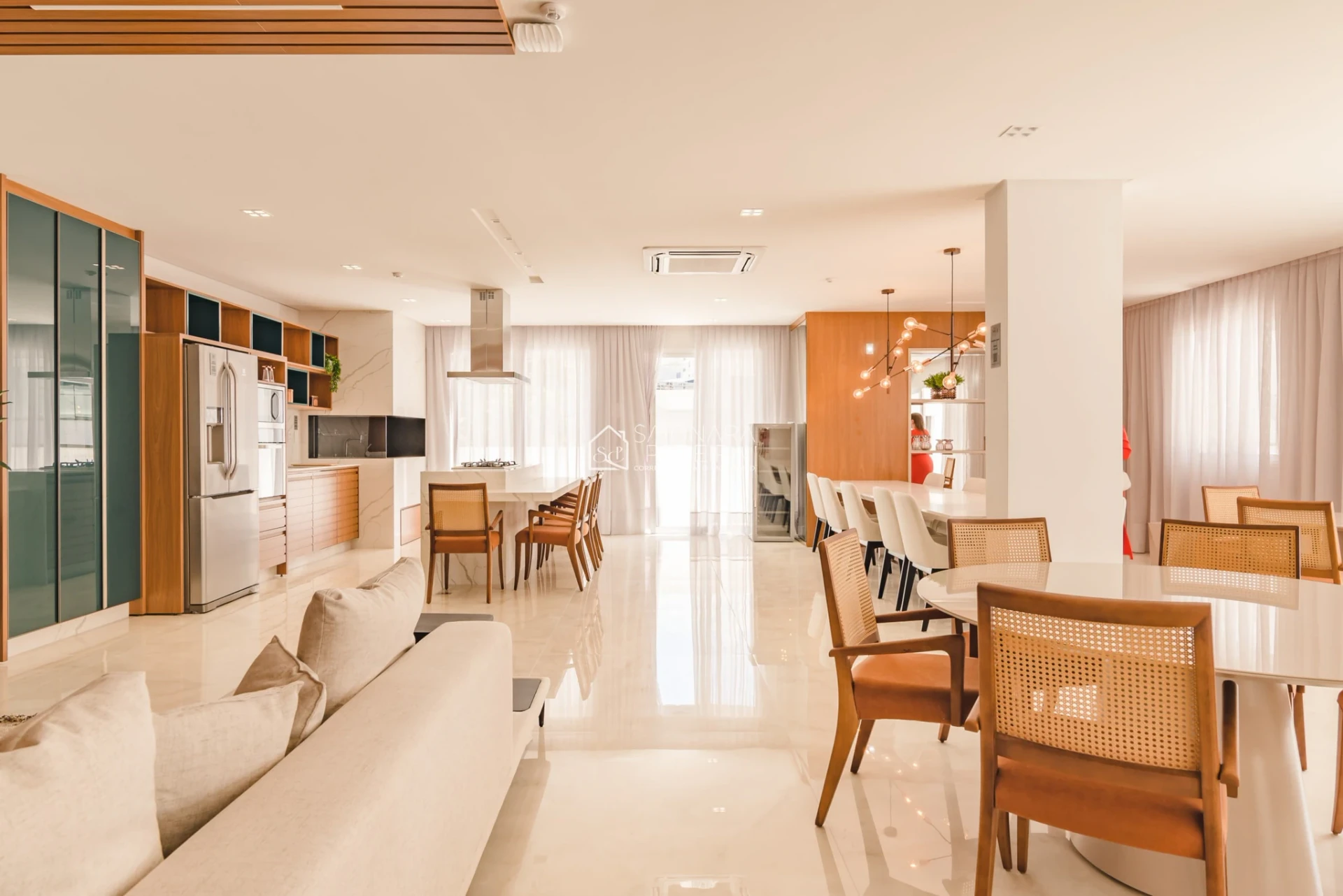 Застеклённый балкон и 3 спальни: квартира 102 м² — photo 4