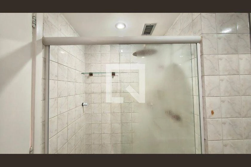 3-bedroom apartment in a building with a gym — photo 34