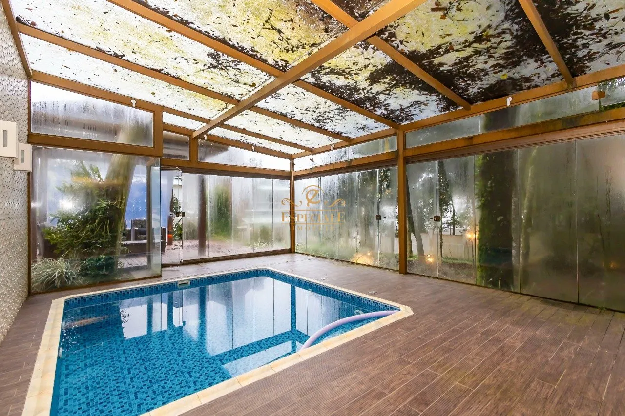 House with 5 bedrooms and 497 m² open kitchen
