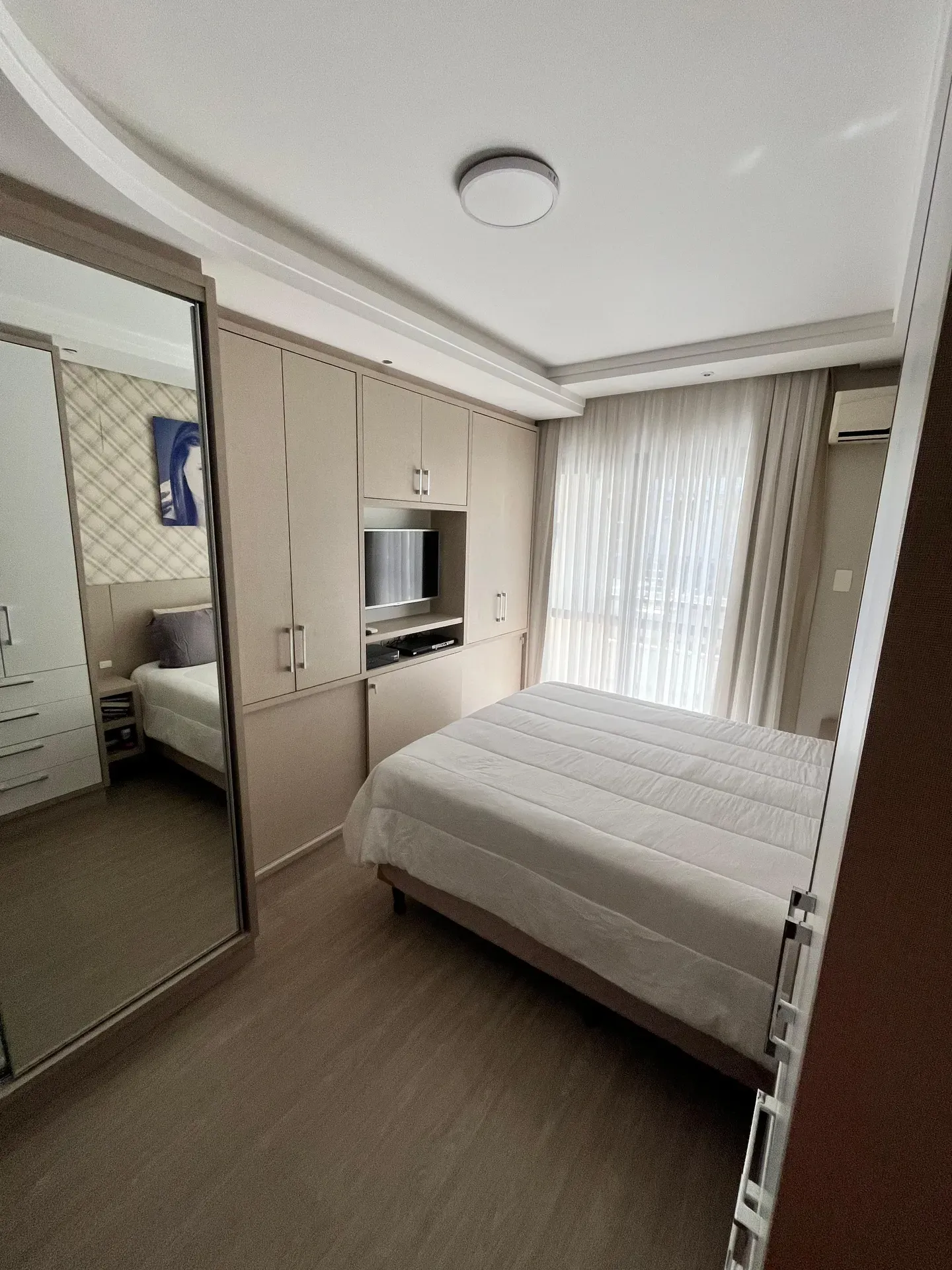 Furnished 3-bedroom apartment with 3 bathrooms — photo 29