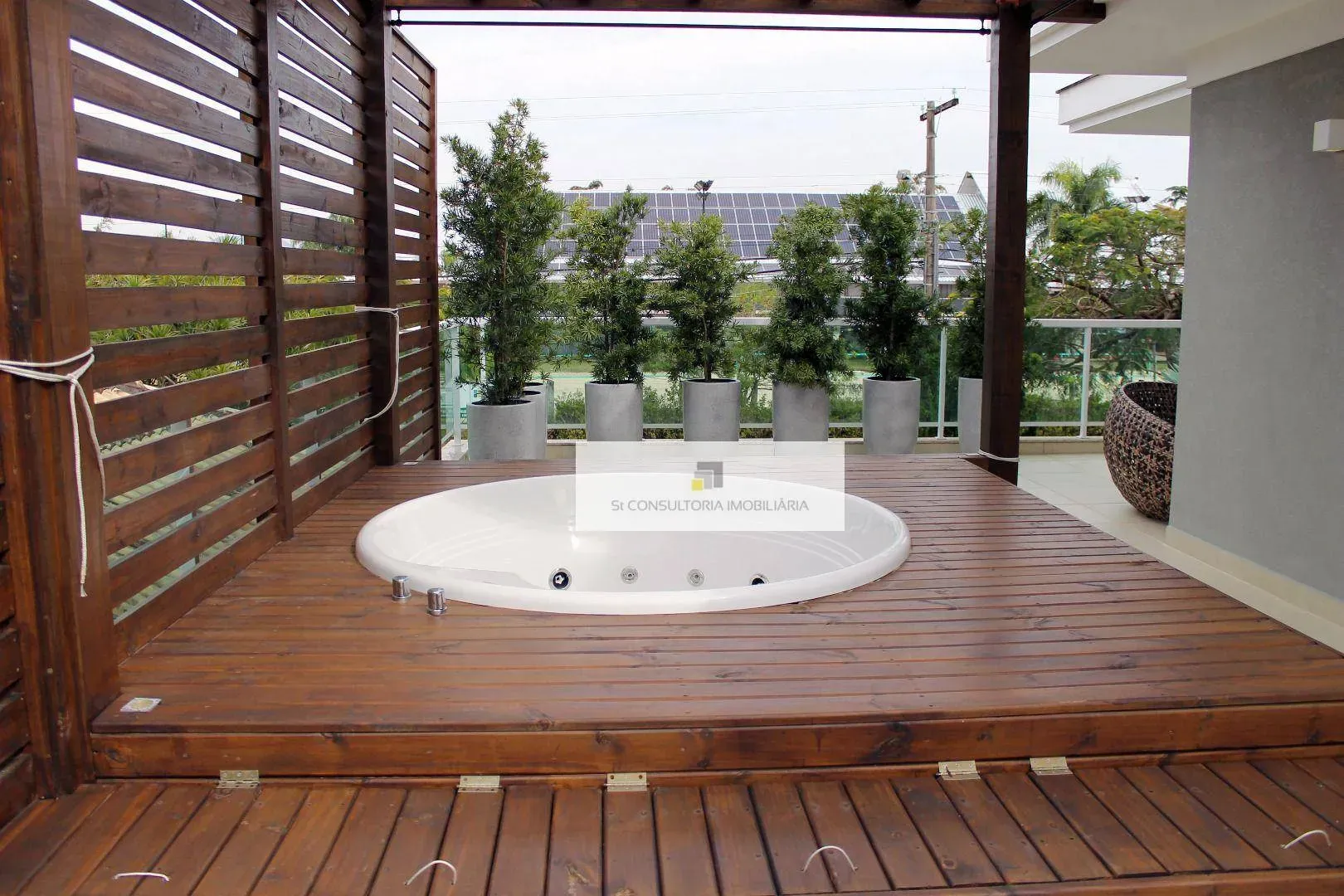 Furnished house with 4 en-suite bedrooms and private garden — photo 59