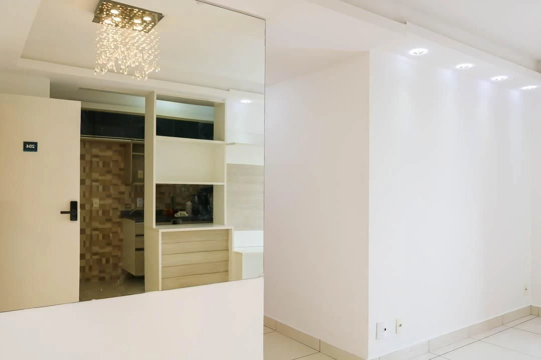 Balcony with a grill in a 2-bedroom apartment, 60 m² — photo 54