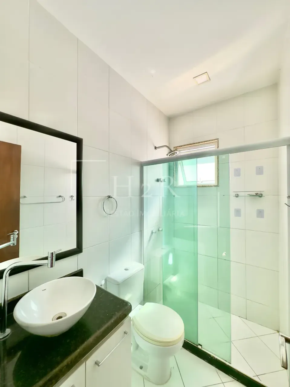 Furnished 3-bedroom apartment with balcony — photo 32
