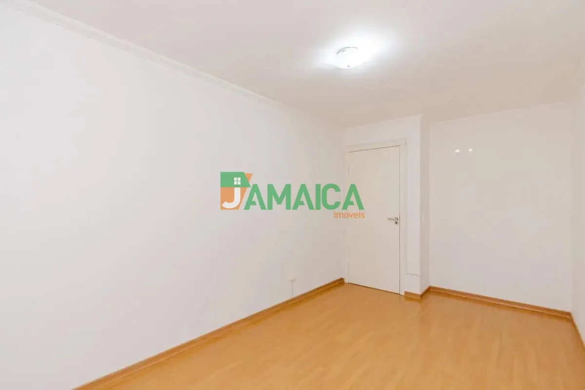 140 m² house with a home office and a walk-in closet — photo 28