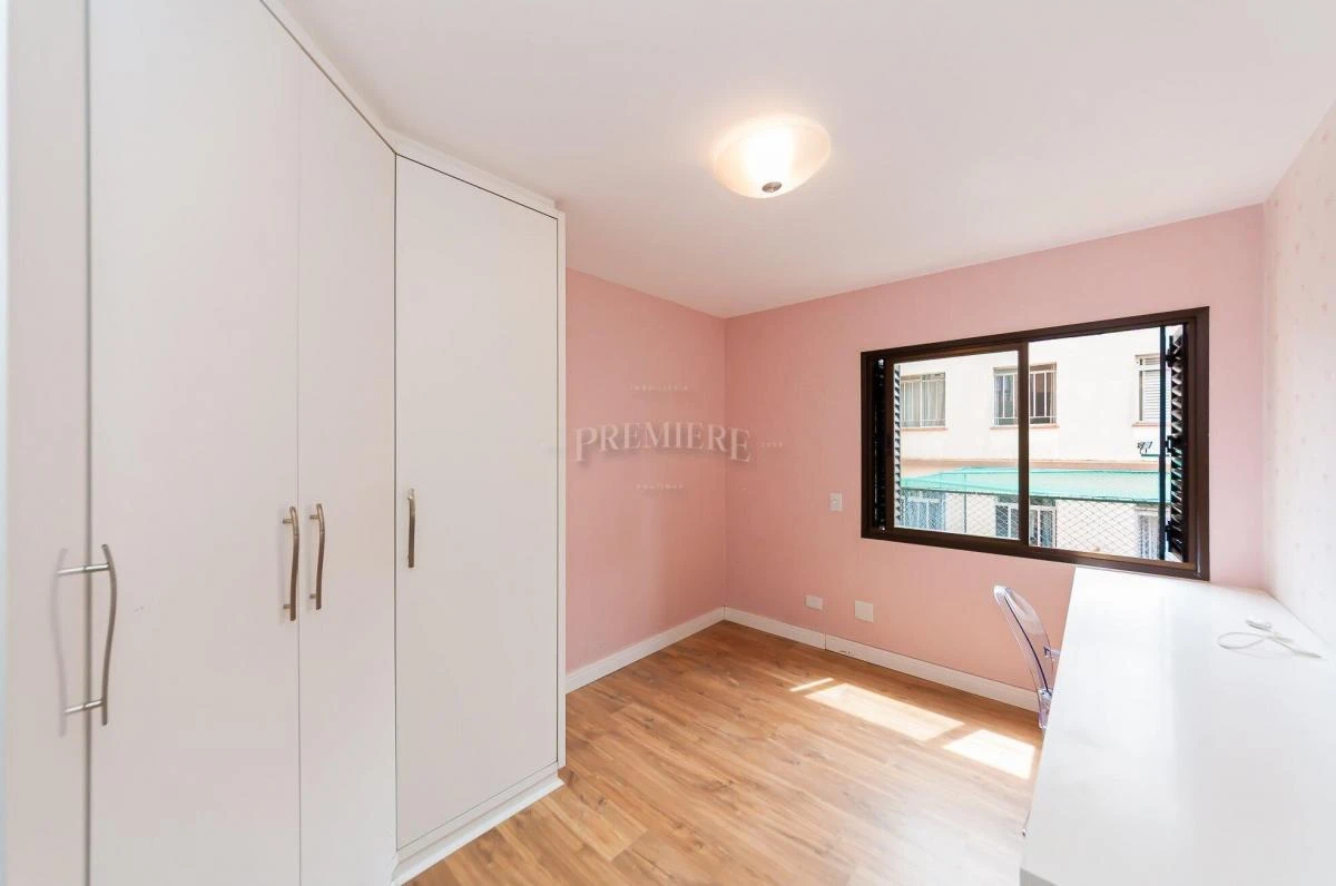 3-bedroom apartment with a bathtub in Curitiba — photo 15