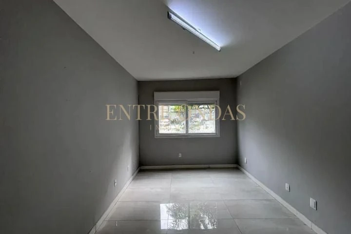 4-bedroom house with open-plan gas kitchen — photo 12