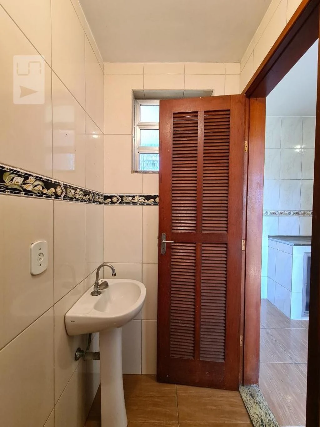 Unfurnished 1-bedroom apartment with 1 bath and no parking — photo 2