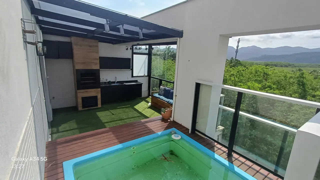 4-bedroom apartment with a mountain view in Rio de Janeiro — photo 3