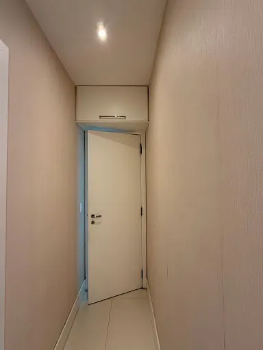 3-bedroom apartment with a glass-enclosed balcony — photo 45
