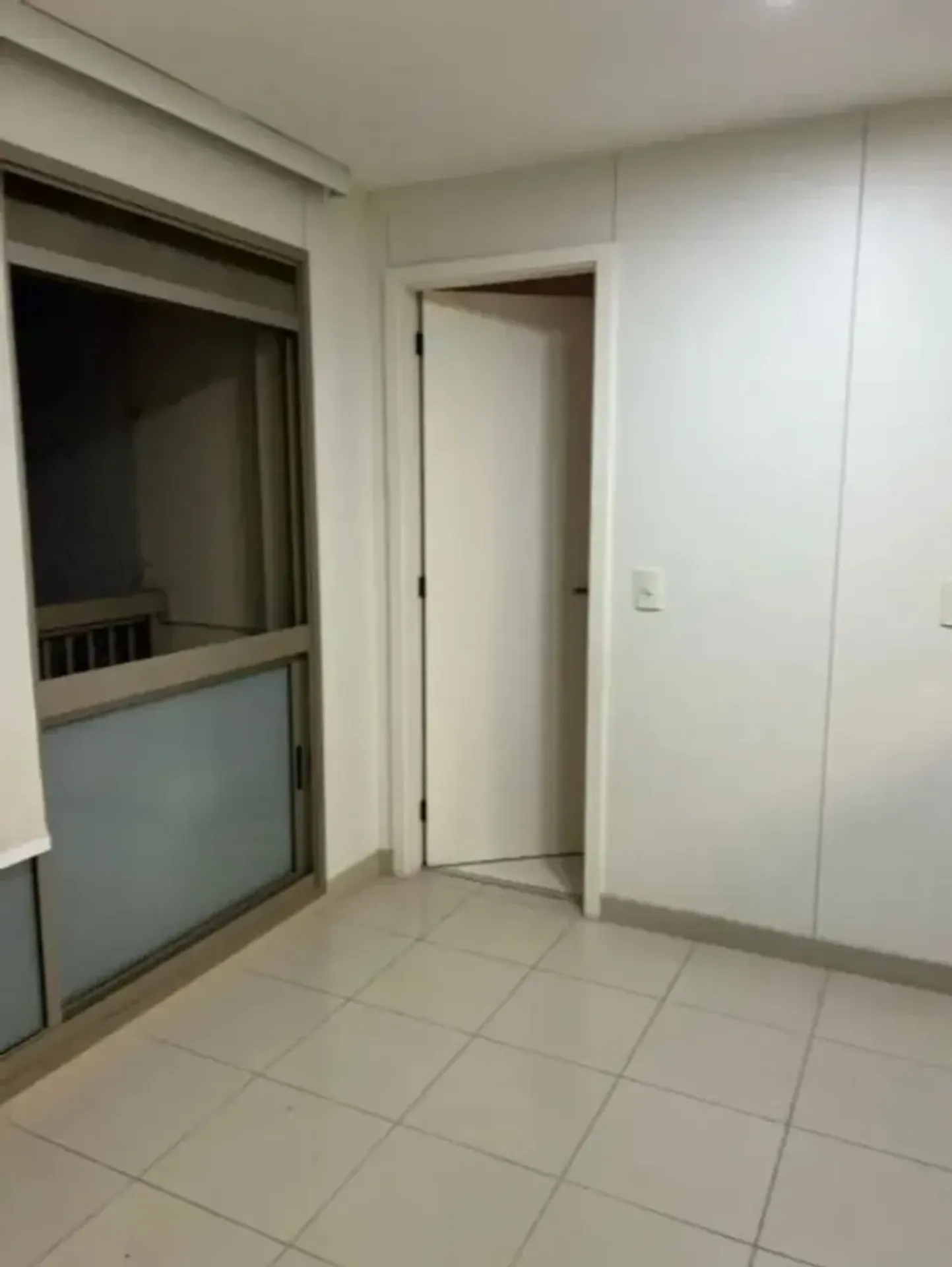Apartamento com 4 quartos e 5 banheiros, fogão a gás — photo 34
